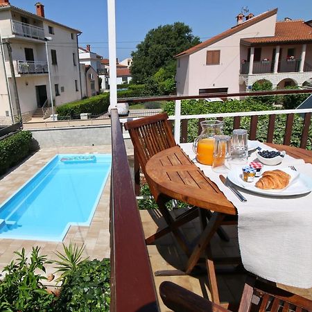 Apartment Nana Ровінь Екстер'єр фото